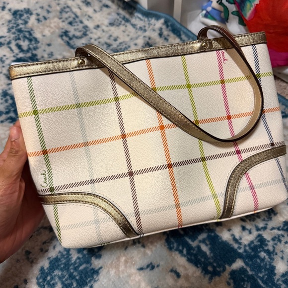 Very cute coach new bag - Picture 3 of 5